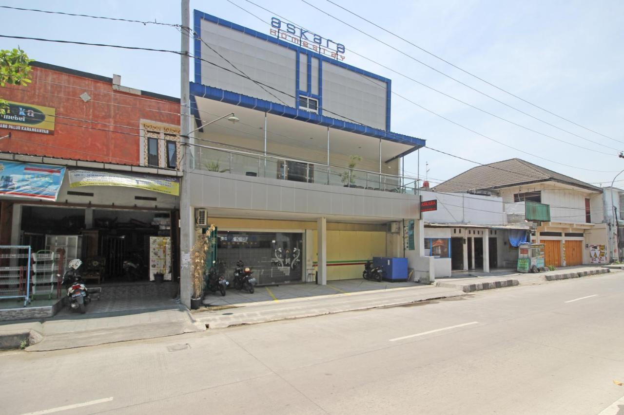 Отель Reddoorz Near Uns Solo Экстерьер фото